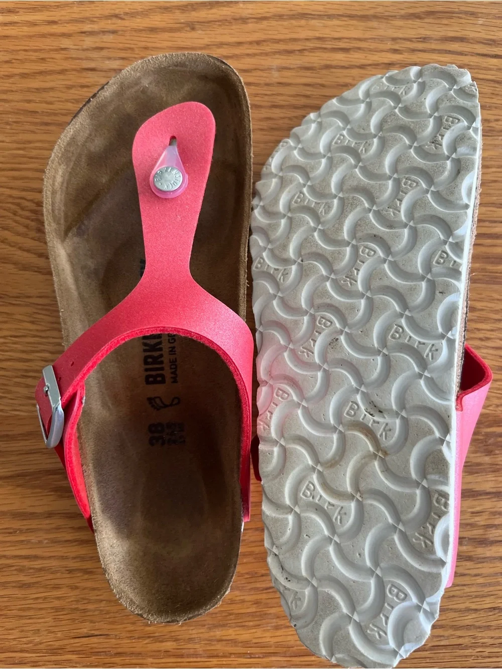Birkenstock Gizeh T-Strap Regular Fit Metallic Red Sandals